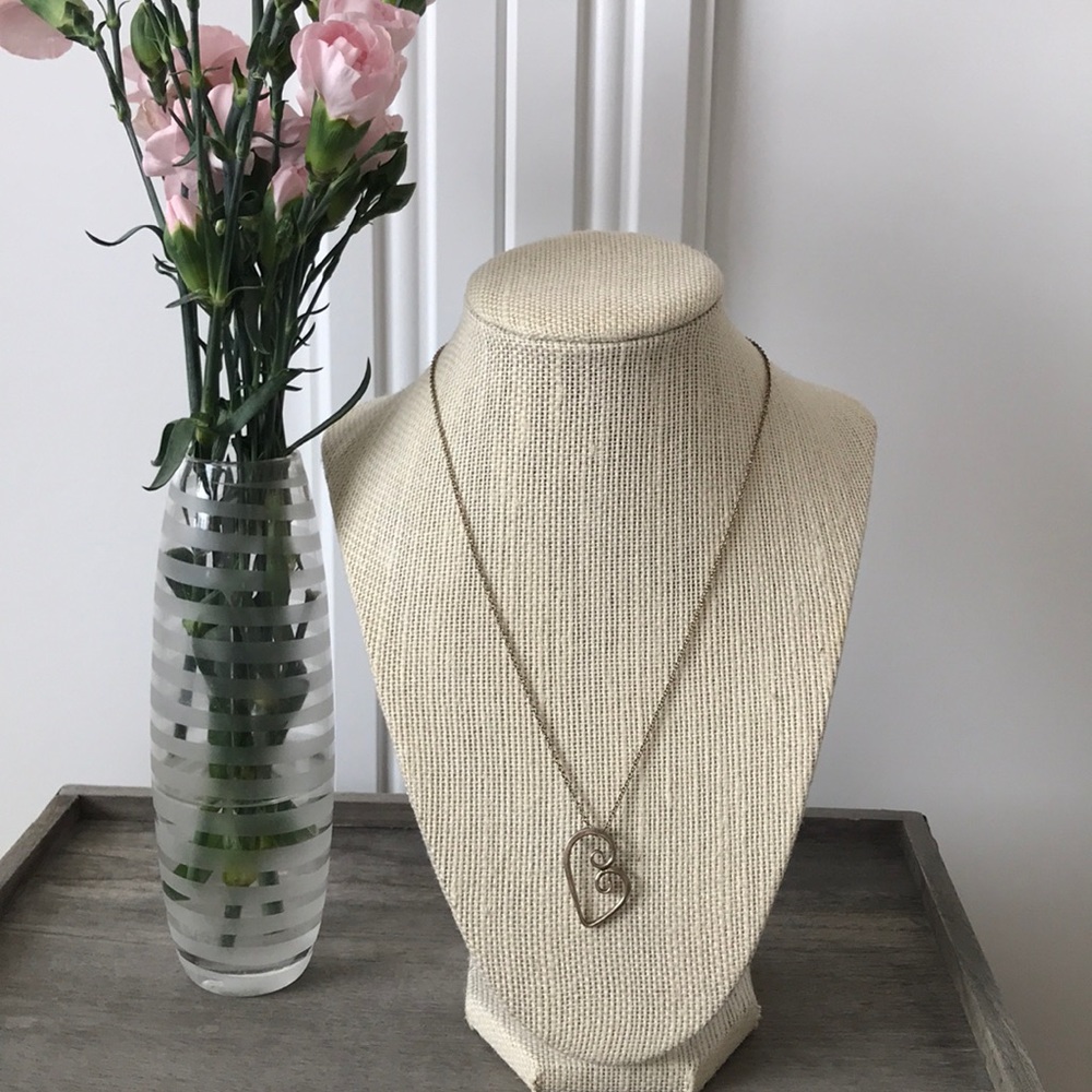 Sterling silver floating heart necklace💞